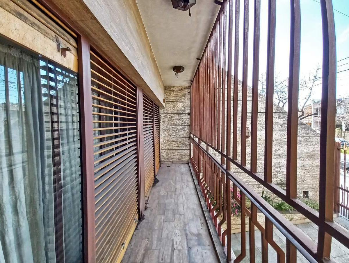 Venta Casa Lote Propio 7 Ambientes, 2 Terrazas, Patio Jardin, Quincho, Garage y Mas, en Parque Avell 4
