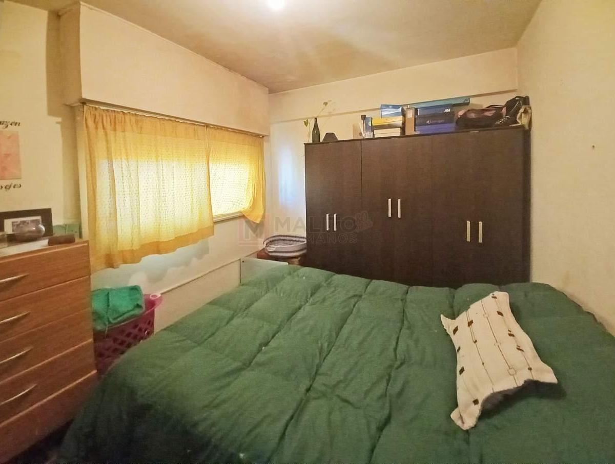Venta Departamento 3° Piso por Escalera con Balcon Al Frente. Terraza Compartida. 5