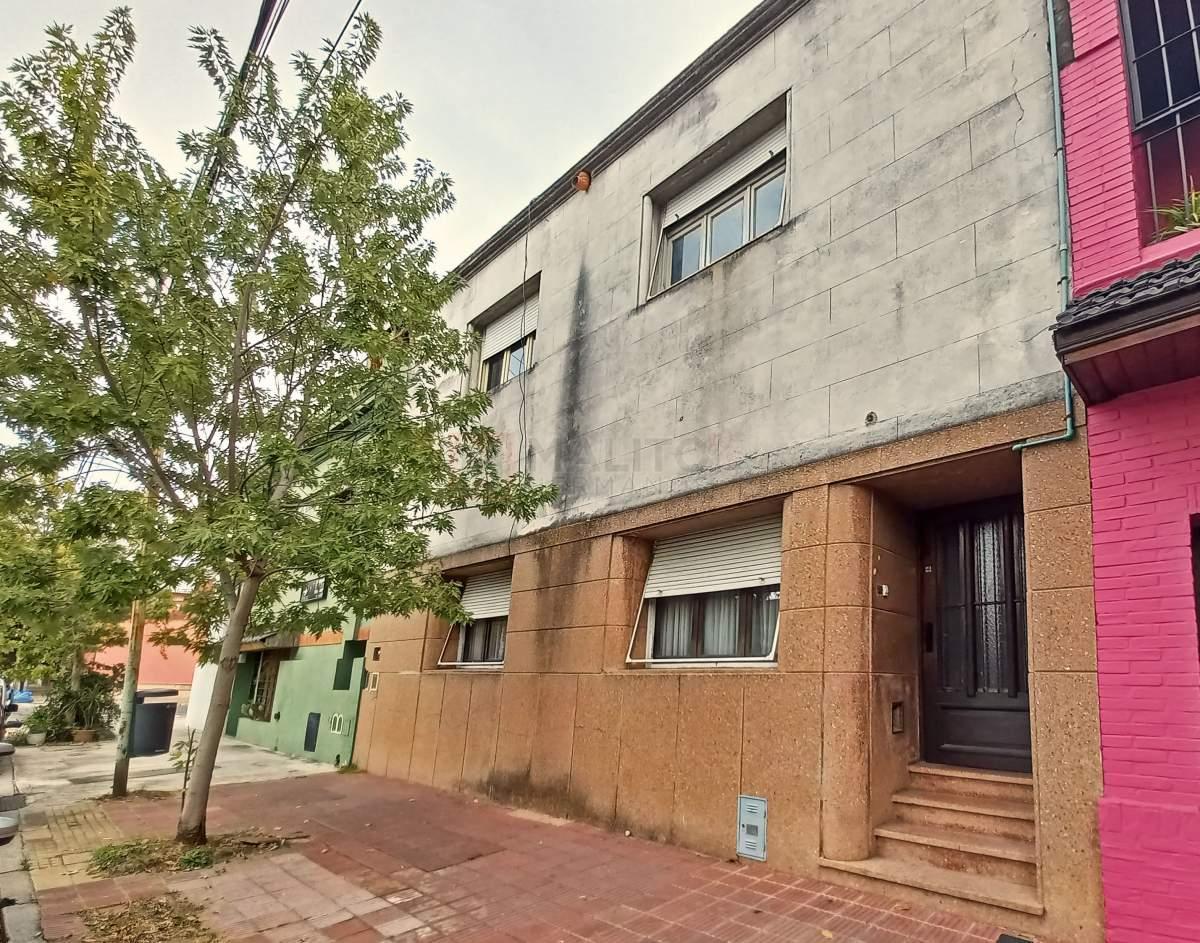 Venta Casa Multifamiliar, Vivienda 3 Ambientes en Pb con Patio y 3 Amb con Terraza en Pa. 1