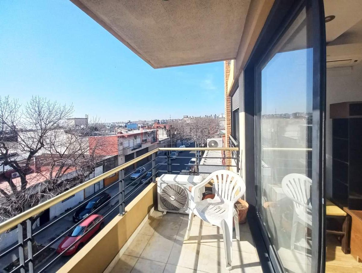 Venta Departamento 3 Ambientes con Balcón en Villa Lugano 3