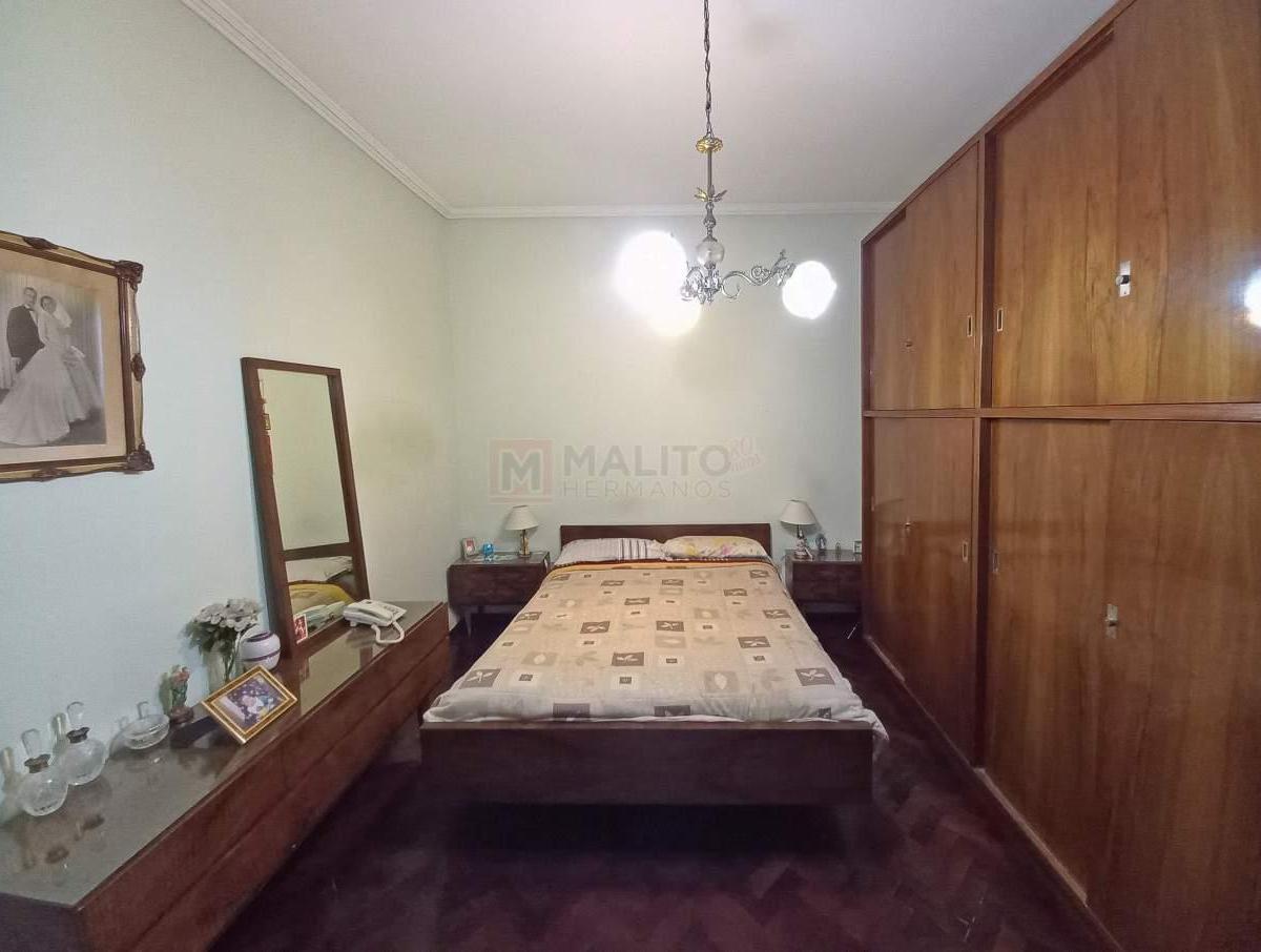Venta Casa Lote Propio 5 Ambientes con Patio y Terraza en Parque Avellaneda 4