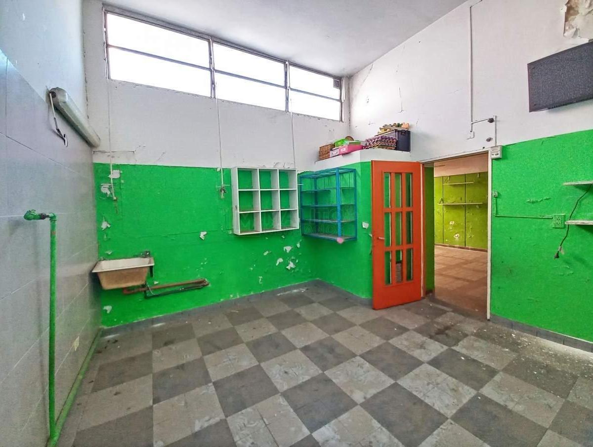 Venta Casa - Local Lote Propio 4 Ambientes con Patio y Garage Patio Entrada en Villa Lugano 4
