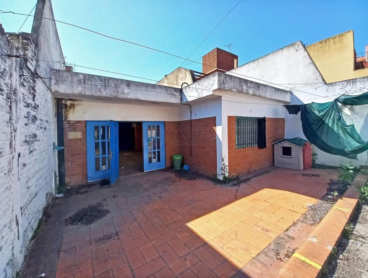Venta Casa - Local Lote Propio 4 Ambientes con Patio y Garage Patio Entrada en Villa Lugano 5