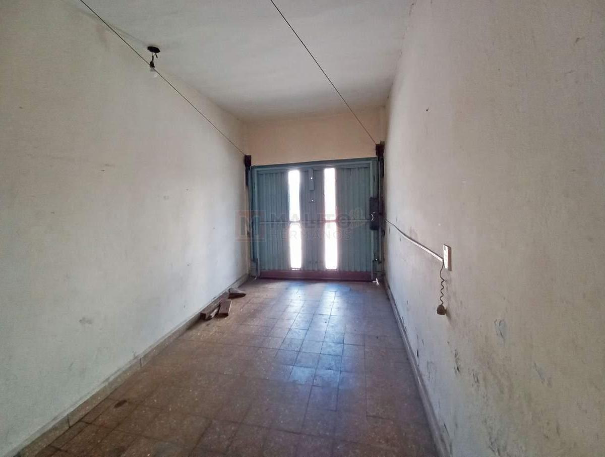 Venta Casa Lote Propio 4 Ambientes con Garage, Patio y Terraza en Parque Avellaneda 5