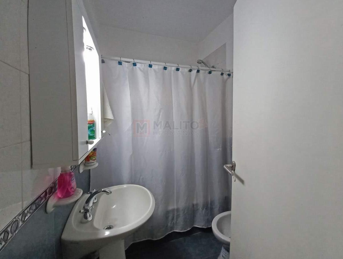 Venta Departamento 2 Ambientes en 2 Piso por Escalera en Parque Avellaneda 1