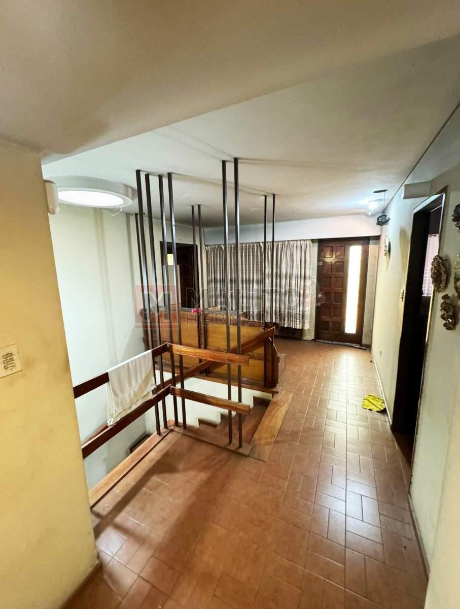 Venta Casa Lote Propio 8,66 X 42,73 - 5 Ambientes con Patio, Terraza, Garage 2 Autos en Villa Lugano 1