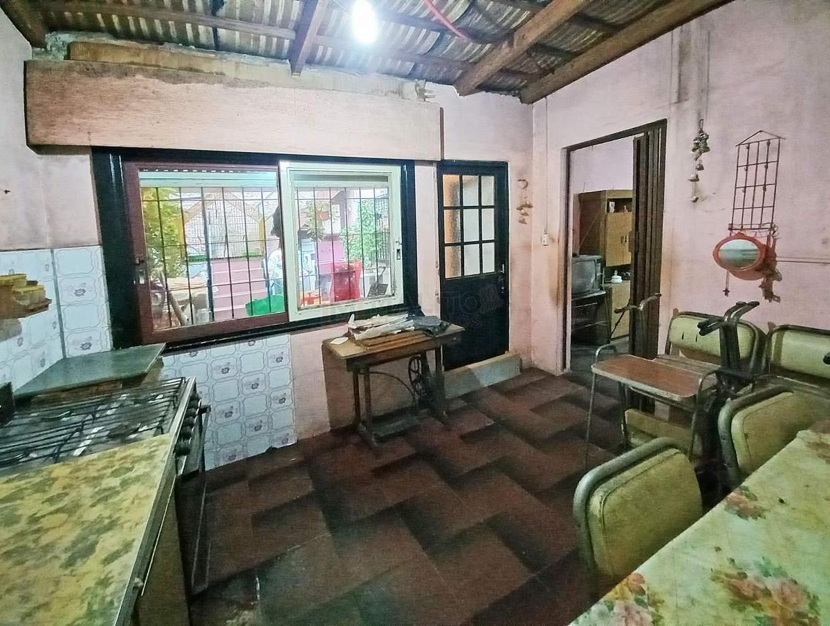 Venta PH Al Fondo 4 Ambientes con Patio y Terraza en Parque Avellaneda 5