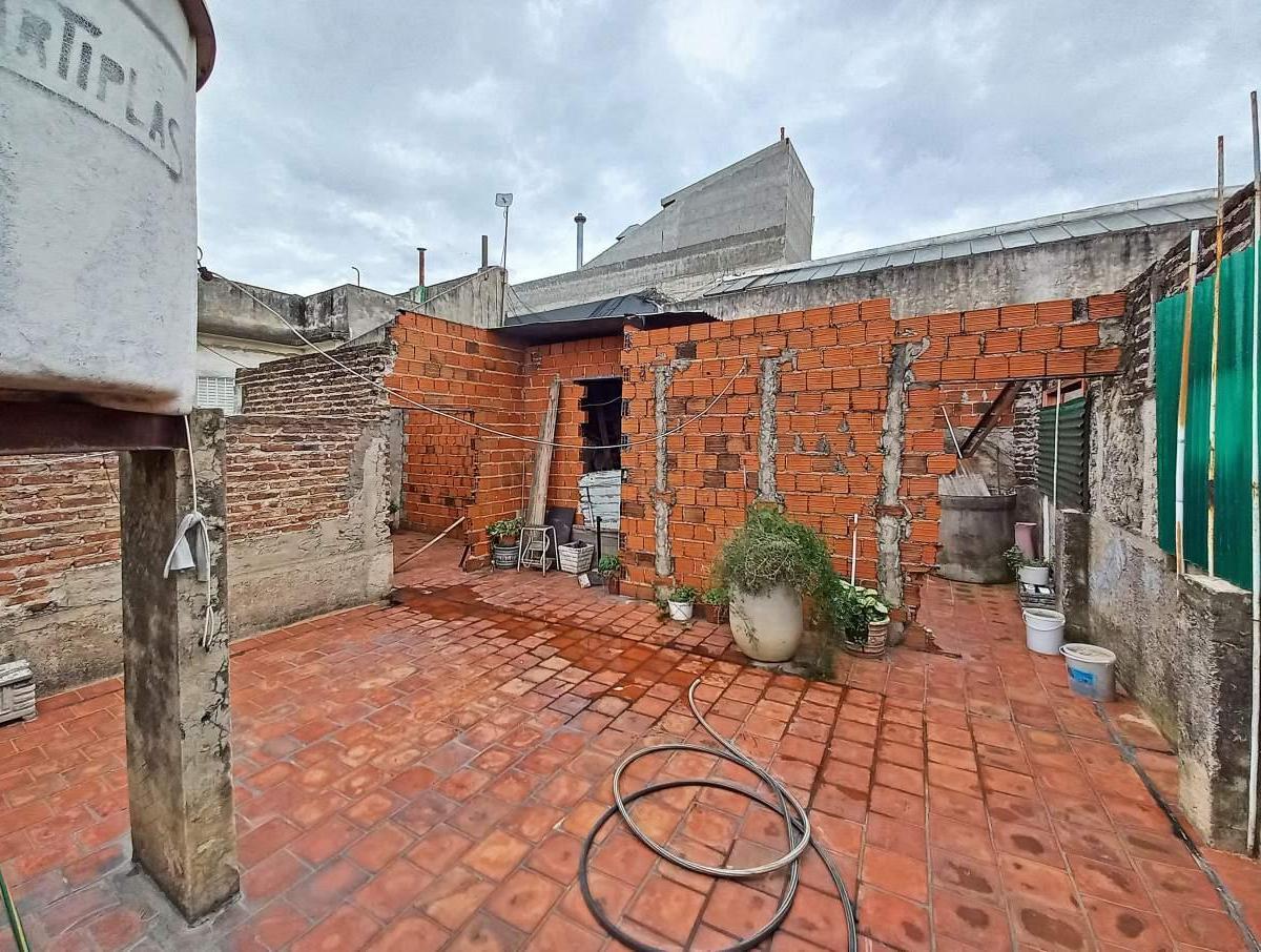 Venta PH Al Fondo 4 Ambientes con Patio y Terraza en Parque Avellaneda 3