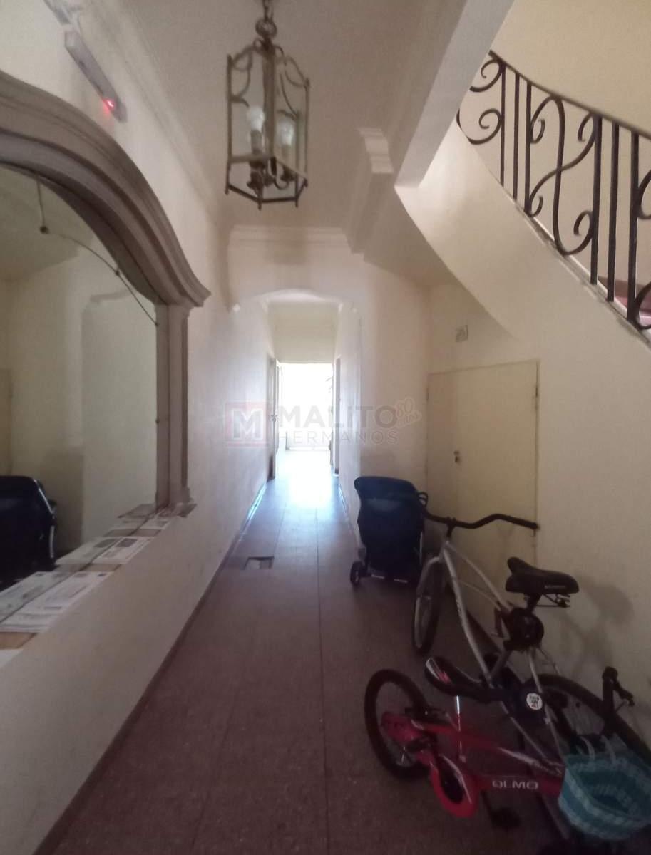 Venta Departamento 3 Ambientes con Lavadero 1 Piso por Escalera en Parque Avellaneda 5