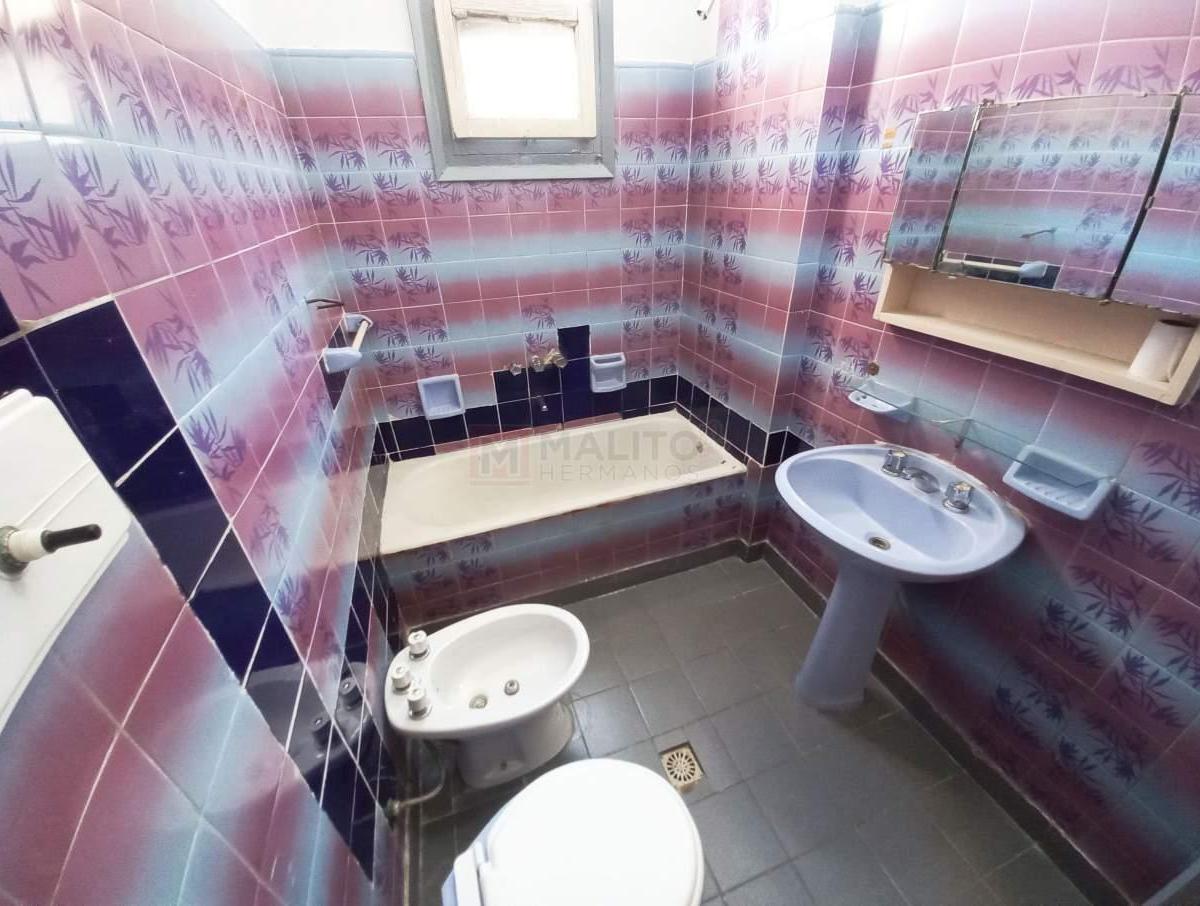 Venta Departamento 3 Ambientes con Lavadero 1 Piso por Escalera en Parque Avellaneda 4