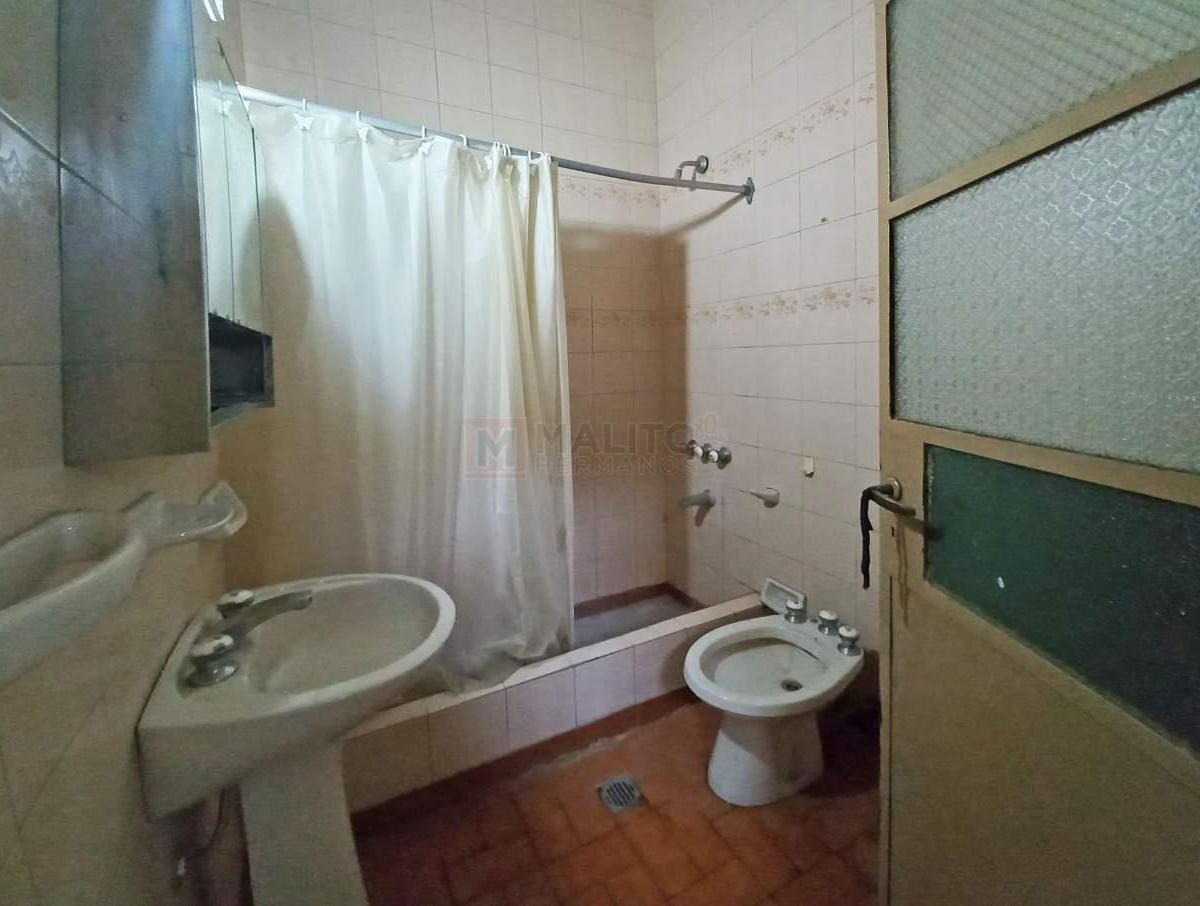 Venta PH 4 Ambientes con Patio Cubierto y Terraza en Mataderos 1
