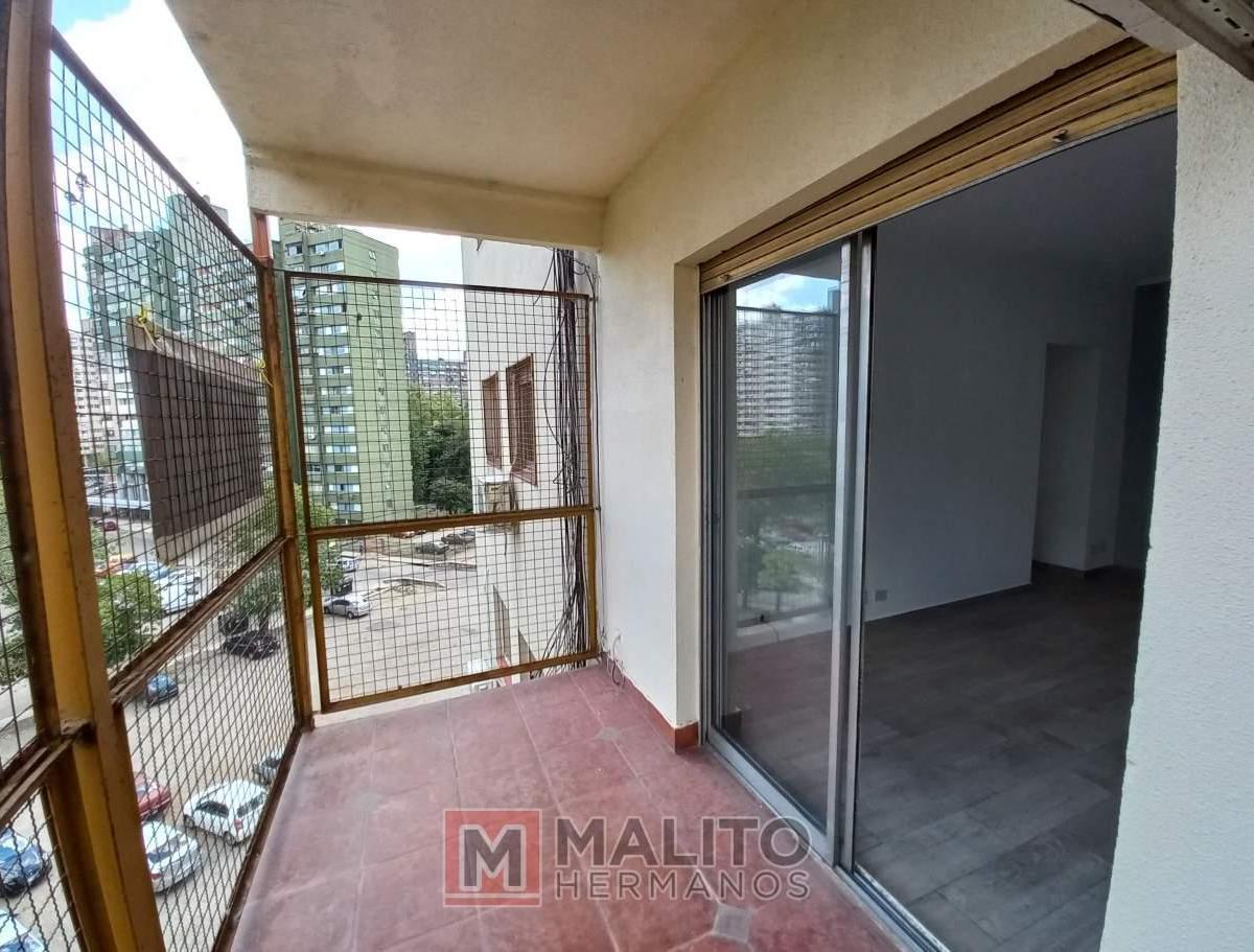 Venta Departamento 3 Ambientes con Balcon en Torre de Viviendas en Villa Lugano 2