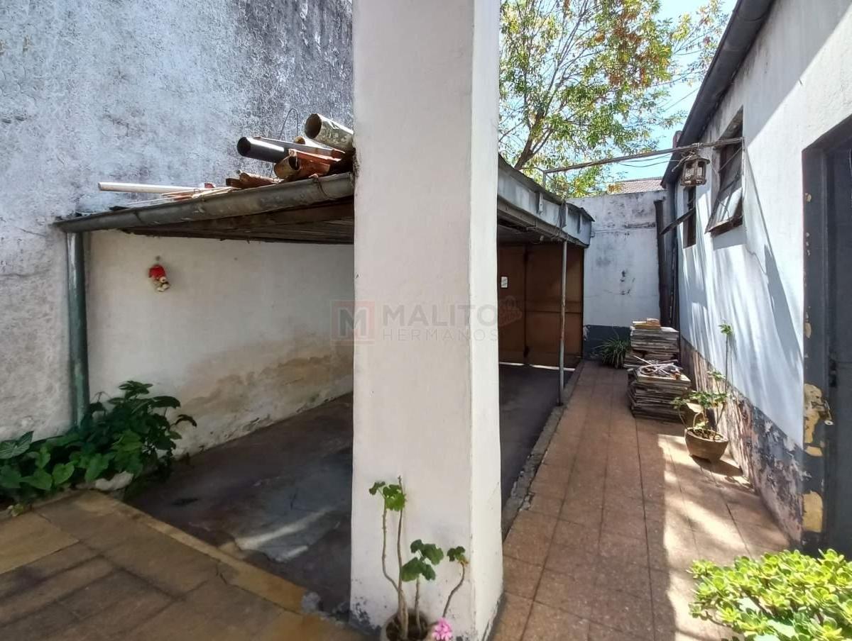 Casa Lote Propio 4 Ambientes con Local, Garage Semicubierto, Patio y Terraza. Lote de 8,66 X 25 3