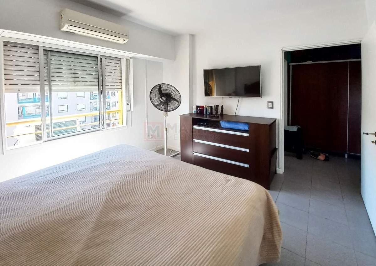 Venta Departamento 3 Ambientes con Balcon en Torre de Viviendas en Villa Riachuelo 4