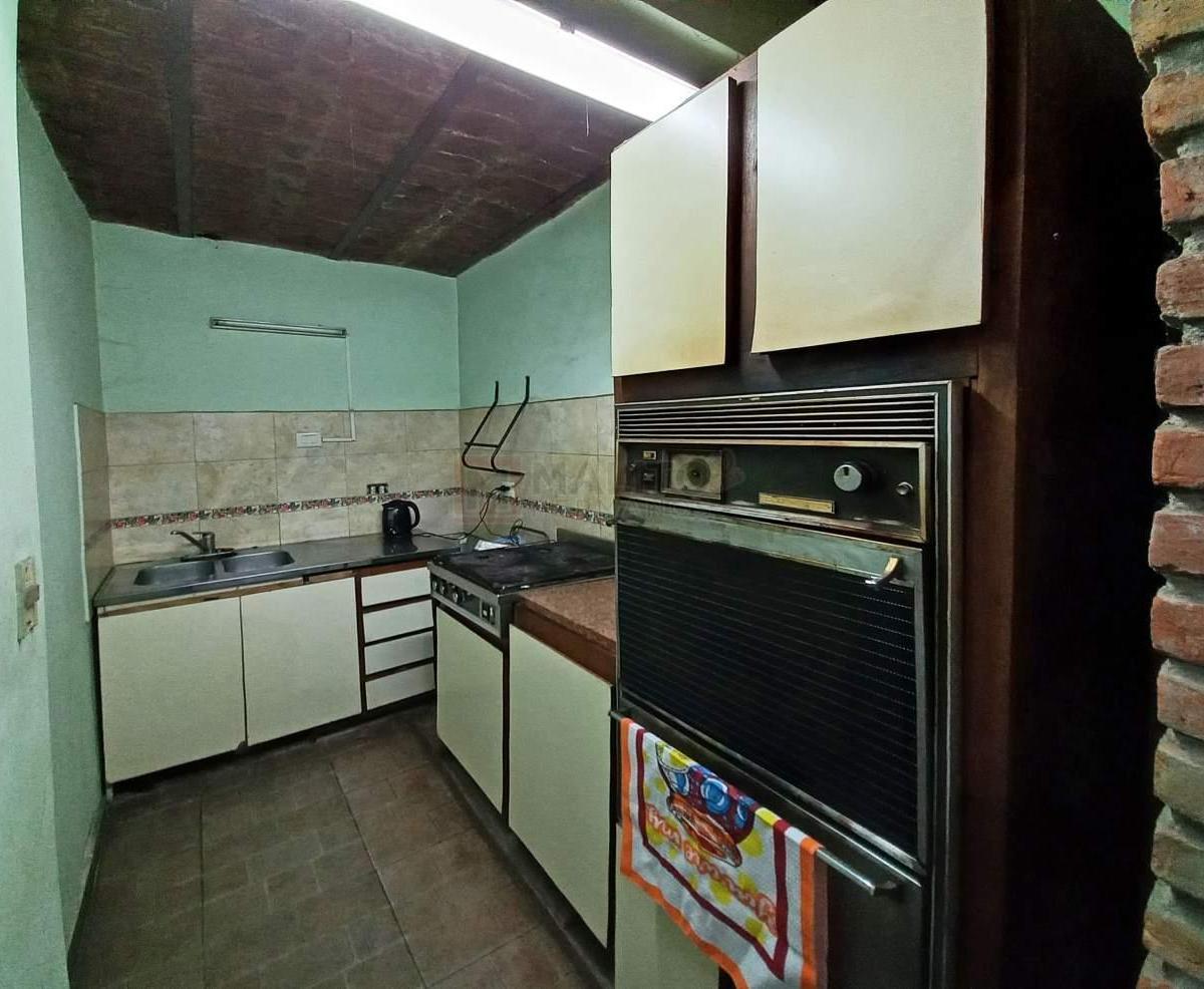 Venta Casa Lote Propio - 2 Viviendas - 5 Dorm. - con Terraza en Villa Lugano 5