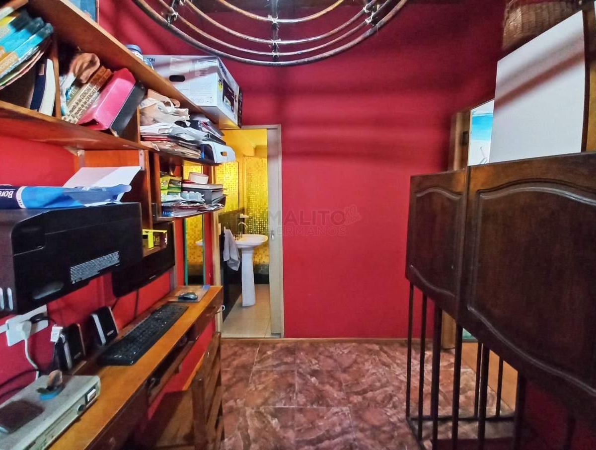 Venta Casa Lote Propio - 2 Viviendas - 5 Dorm. - con Terraza en Villa Lugano 1
