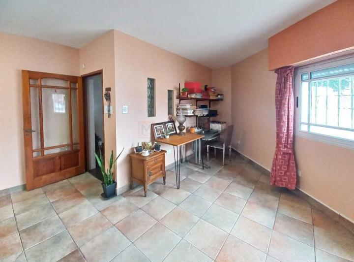 Venta Casa Lote Propio 5 Ambientes con Patio y Garage en Parque Avellaneda 1
