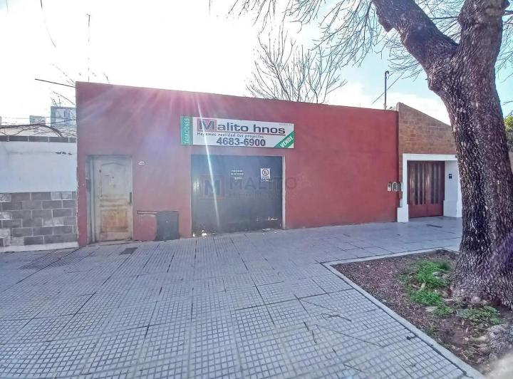 Venta Casa en Lote Propio 6 Ambientes 4 Dormitorios, Patio, 2