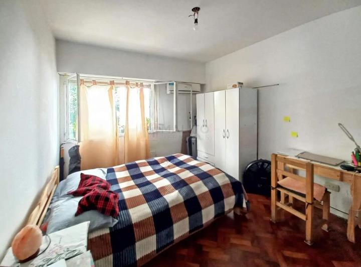 Foto de Venta Monoambiente en 1 Piso por Escalera en Floresta, imagen 2