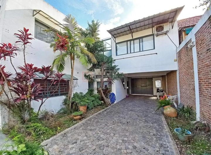 Venta Casa Lote Propio 2 Plantas - 3 Ambientes  2 Oficinas, 2