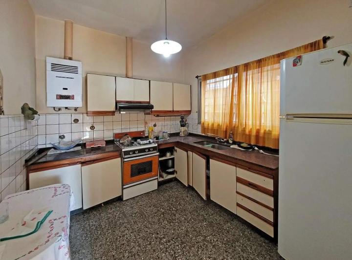 Venta Casa Lote Propio 4 Ambientes con Patio, Terraza y Gara 5