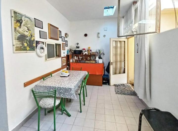 Venta Casa Multifamiliar 2 Unidades, 6 Ambientes con Patio y 2