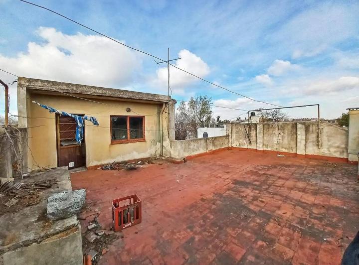 Venta Casa Lote Propio 3 Plantas 6 Ambientes con Patio, Terr 2