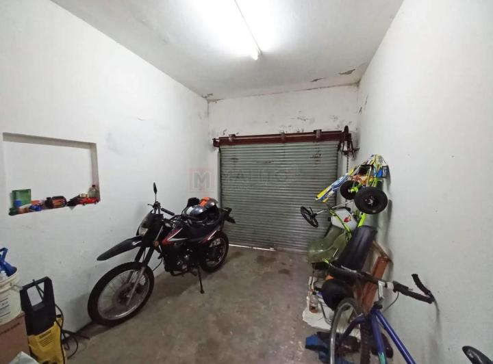 Venta 2 Viviendas - PH 3 Ambientes al Frente con Local y Gar 3
