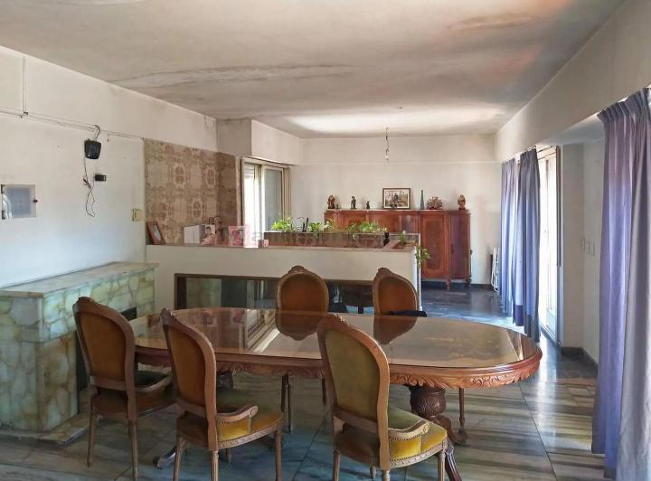 Venta Casa Lote Propio en Esquina 7 Ambientes con  Parque Av 4