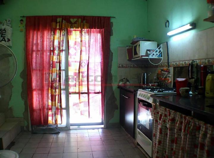 Venta Casa 2 Viviendas en Bloque en Lote Propio. 6 Dormitori 4
