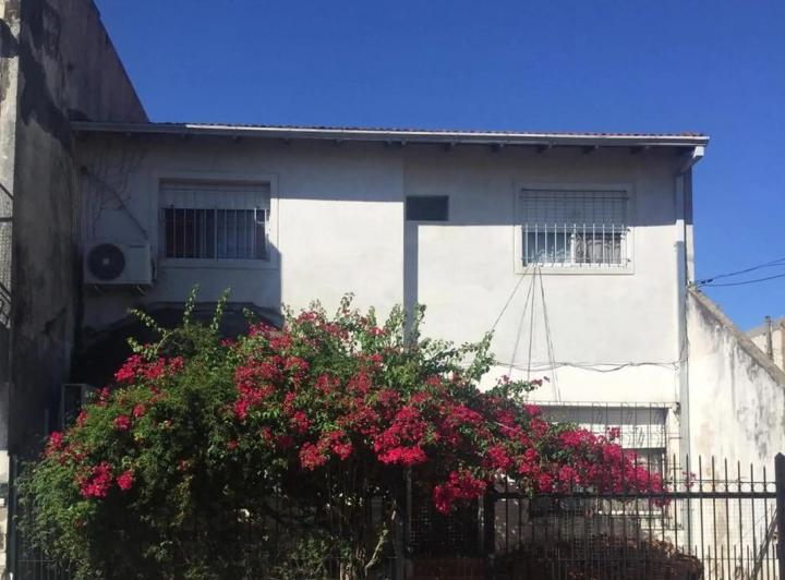 Venta Casa 2 Viviendas en Bloque en Lote Propio. 6 Dormitori 2