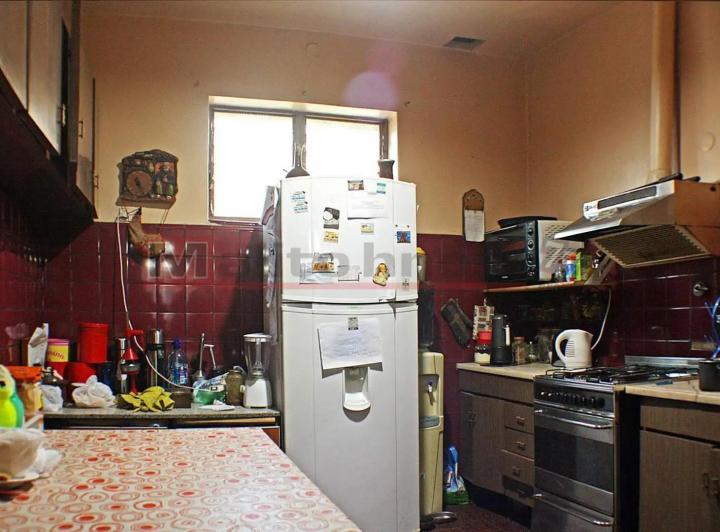 Venta Casa 4 Ambientes con Patio, Garage, Terraza y Galpón e 3
