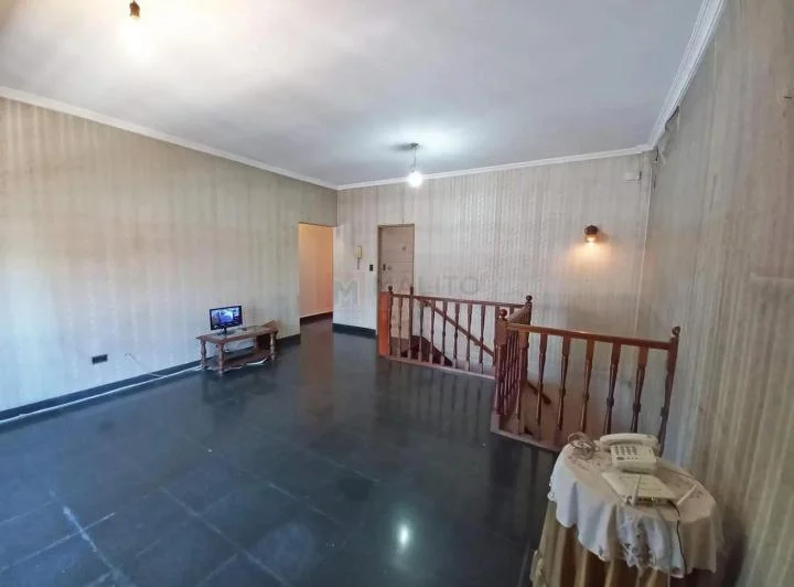 Venta Casa 4 Ambientes con Garage, Taller, Patio y Terraza e 2