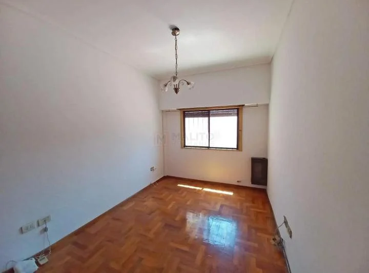 Venta Casa 4 Ambientes con Garage, Taller, Patio y Terraza e 5