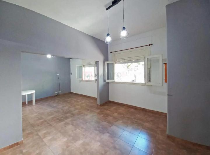 Venta PH 3 Ambientes al Frente con Patio y Terraza en Matade 5
