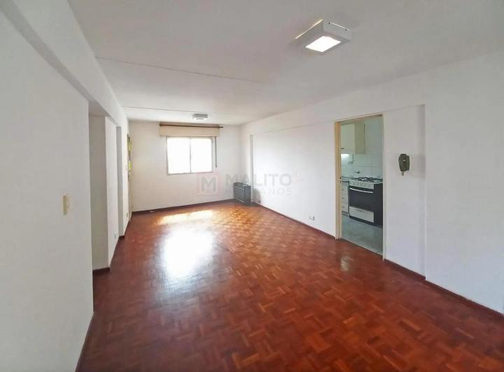Venta Departamento 4 Ambientes con Balcon en Torre de Vivien 2