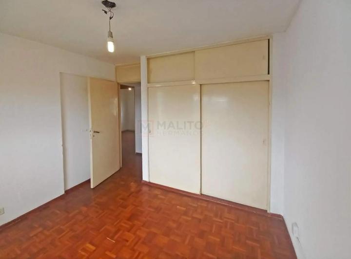 Venta Departamento 4 Ambientes con Balcon en Torre de Vivien 5