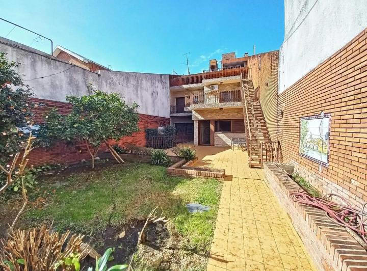 Venta Casa Lote Propio 7 Ambientes, 2 Terrazas, Patio Jardin 2