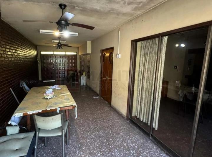 Venta Casa Lote Propio 8,66 x 42,73 - 5 Ambientes con Patio, 4