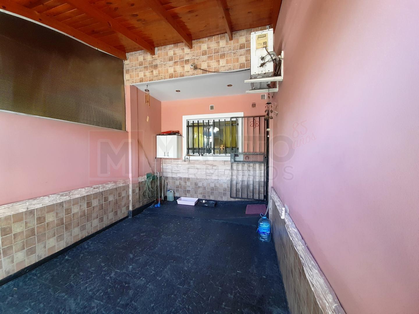 TRIPLEX 4 AMBIENTES CON GARAGE APTO CRÉDITO