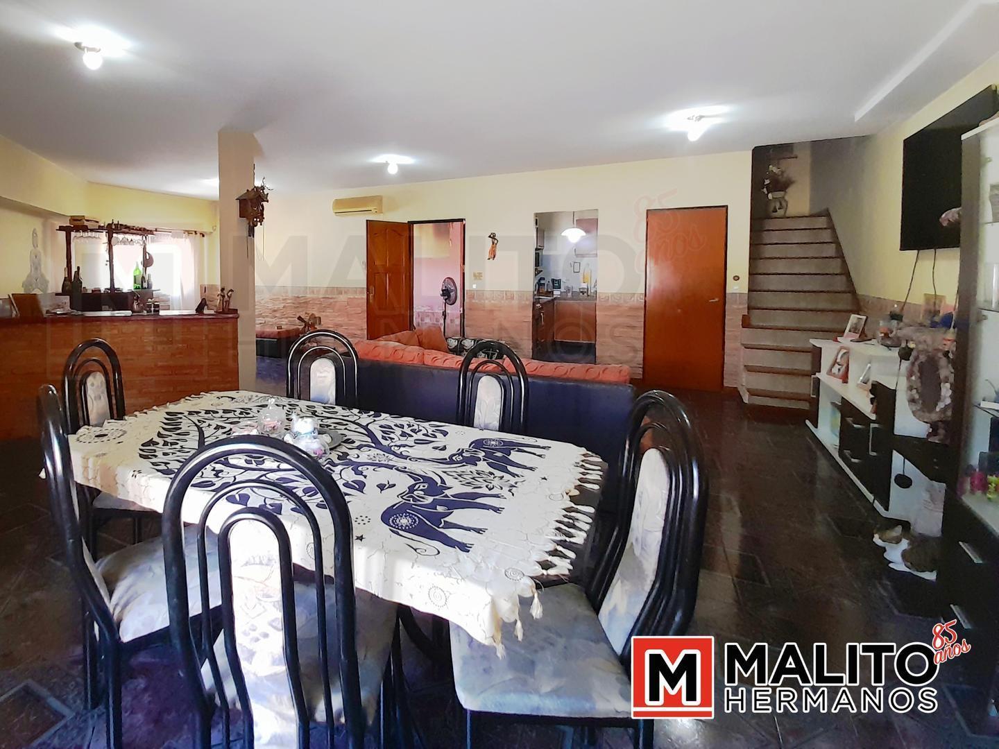 TRIPLEX 4 AMBIENTES CON GARAGE APTO CRÉDITO