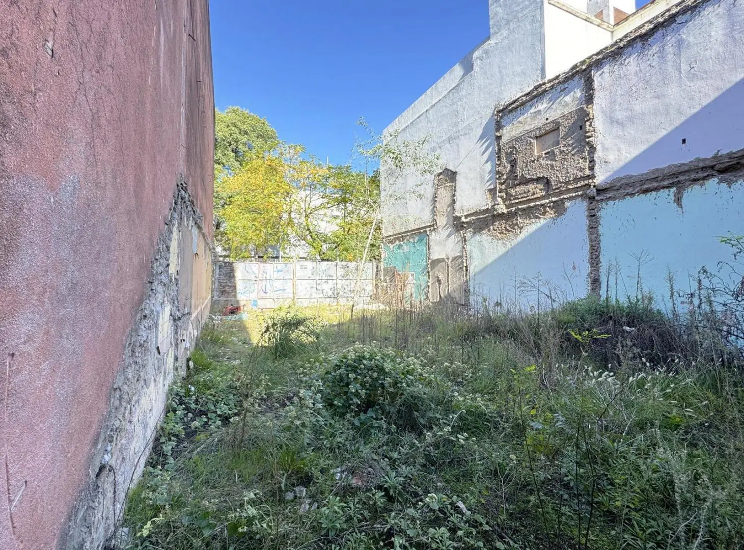 Excelente Terreno en Parque Avellaneda (ZONA COMERCIAL) 2