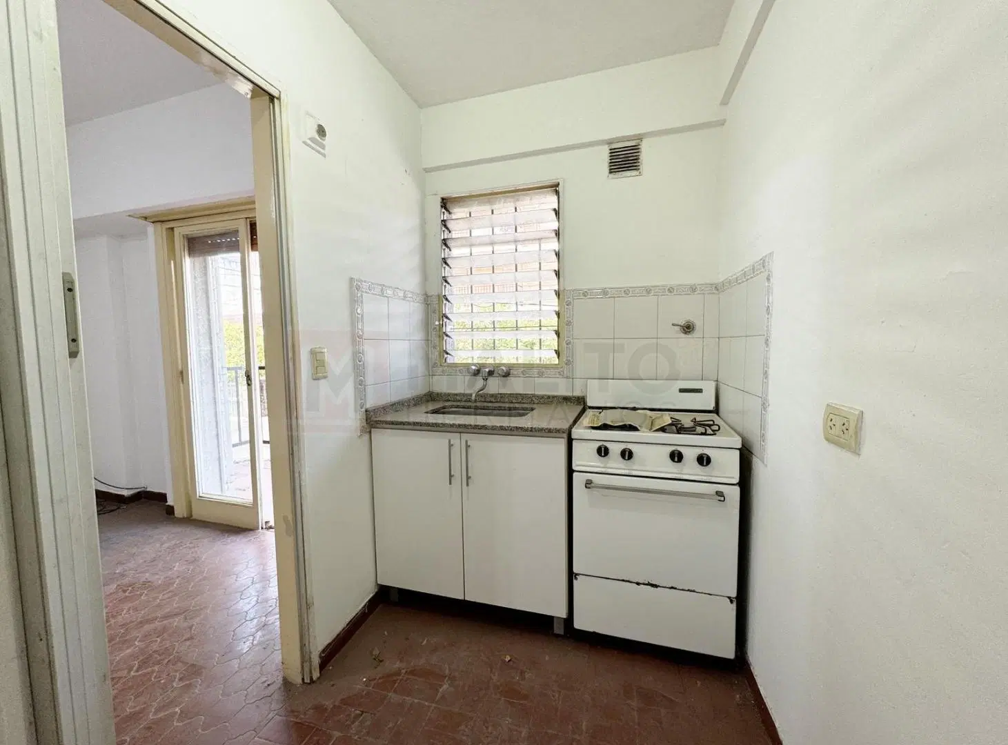 Departamento 2 ambientes con balcón en Liniers 4
