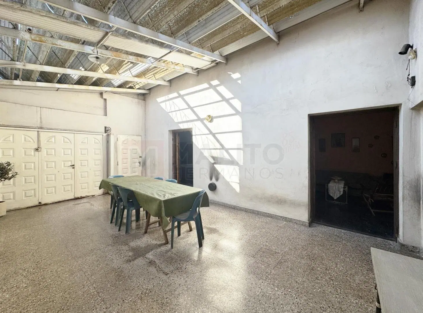 CASA 5 AMBIENTES CON 2 PATIOS Y TERRAZA 2