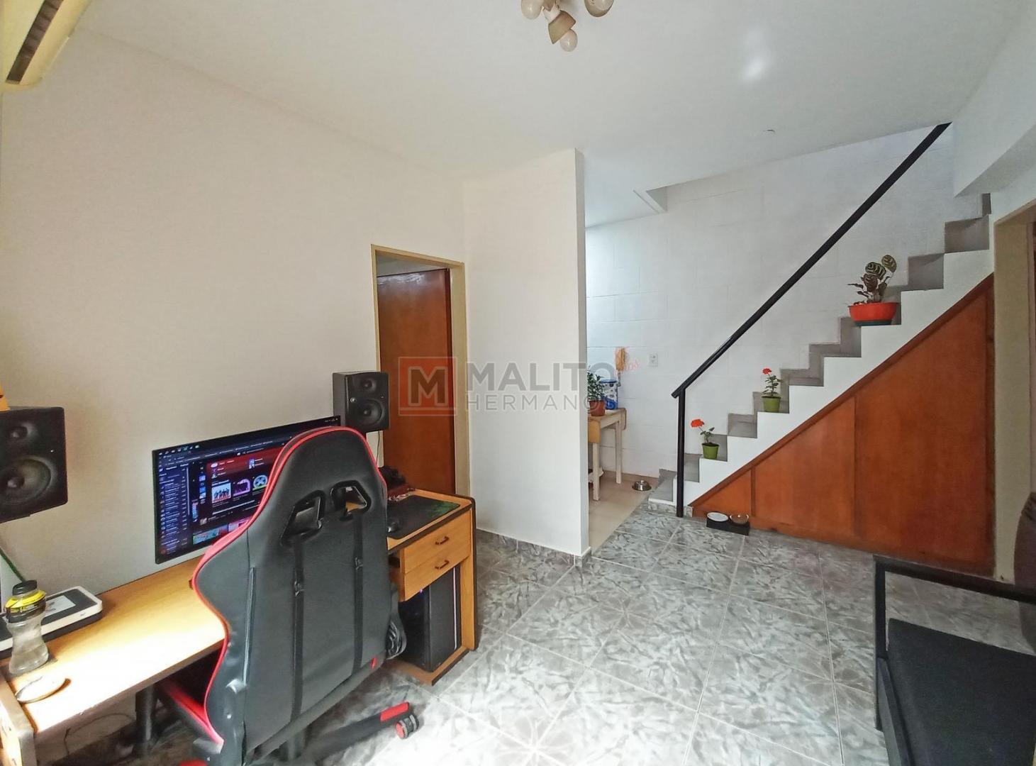Foto de Venta PH Lateral 2 Ambientes con Patio Lavadero, imagen 1