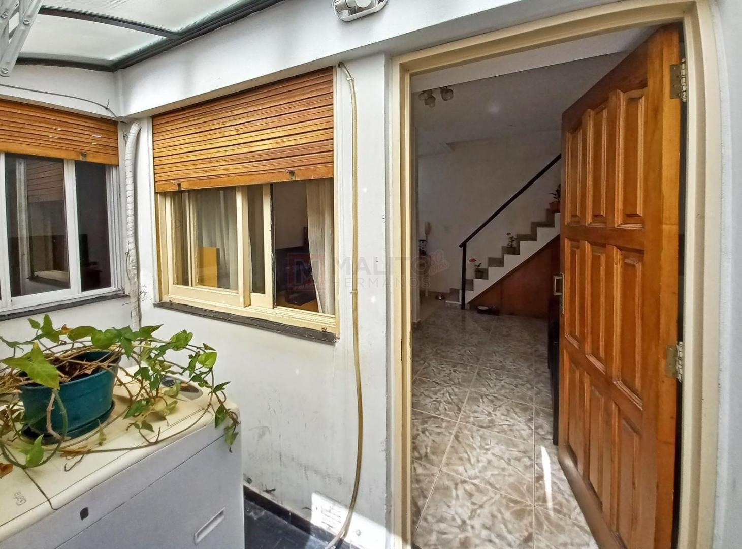 Foto de Venta PH Lateral 2 Ambientes con Patio Lavadero, imagen 3