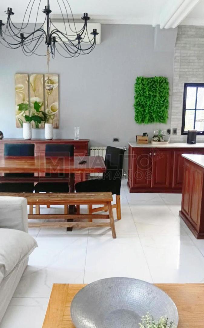 Foto de Dos casas con 2 piletas en Barrio Cerrado Los Bosquecitos – Brandsen, imagen 2