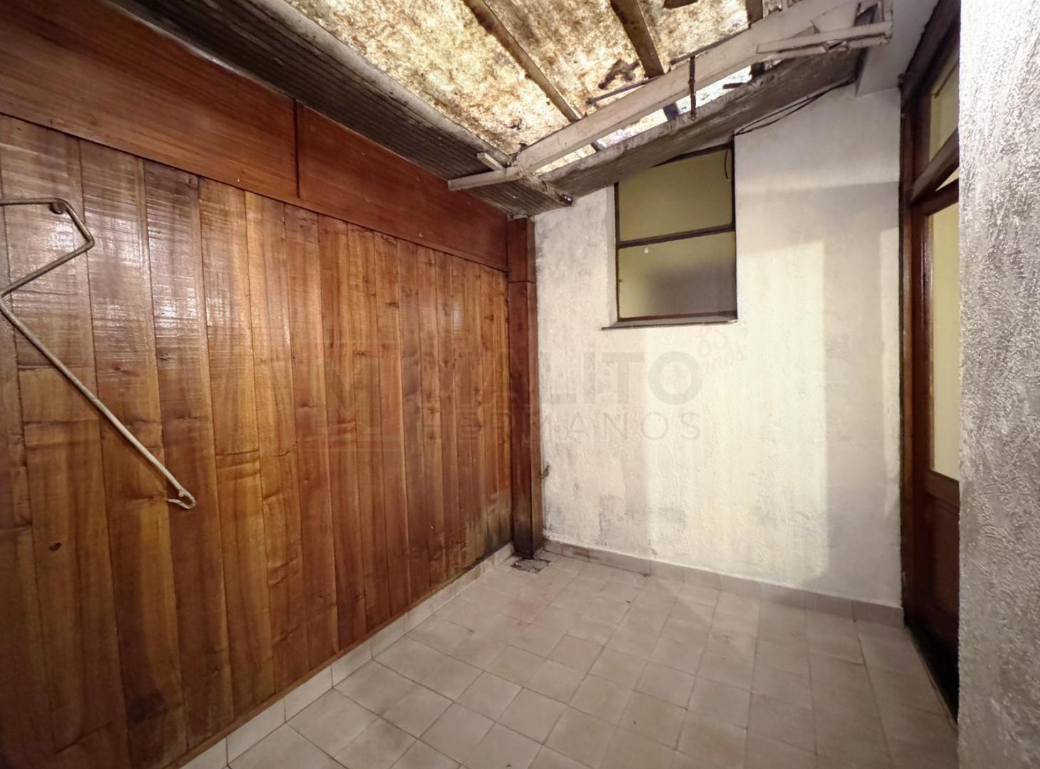 Foto de DEPARTAMENTO CON 2 PATIOS EN FLORES, imagen 3