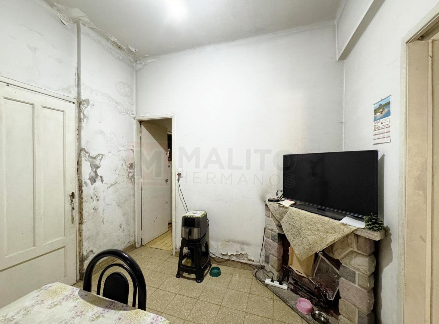 Foto de CASA CON LOCAL, TERRAZA,GARAGE Y PATIO EN PARQUE AVELLANEDA, imagen 5