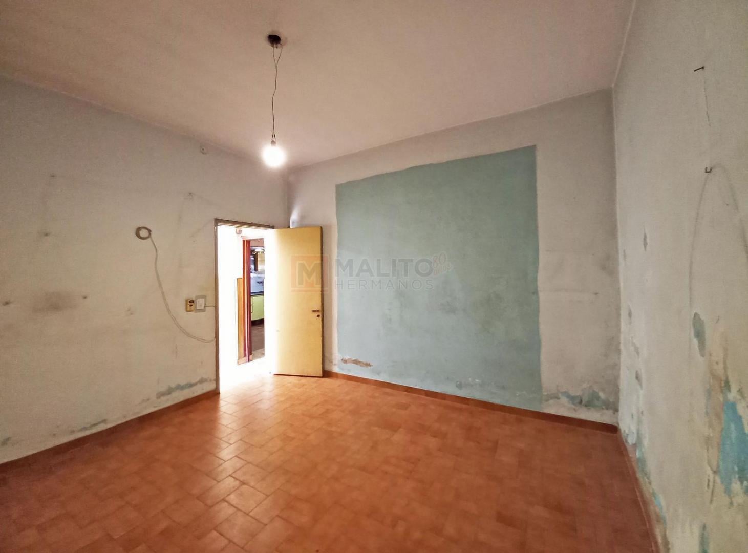 Foto de Venta Casa 3 Ambientes con Patio, Terraza y Quincho, imagen 2